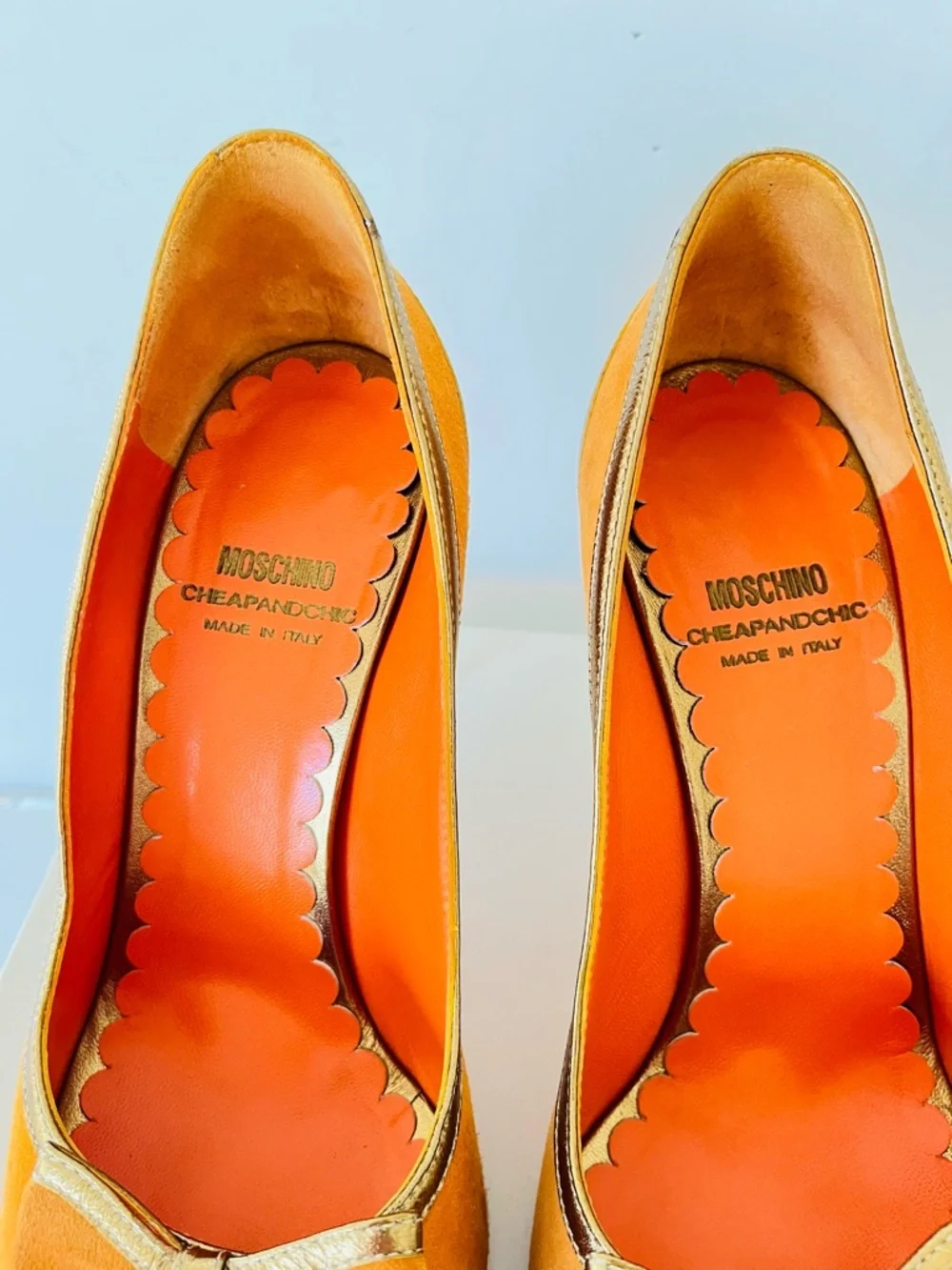 Moschino orange suede and gold heels 38